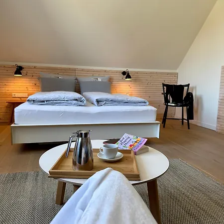 Отель Nordenholzer Hofhotel Hude (Oldenburg)